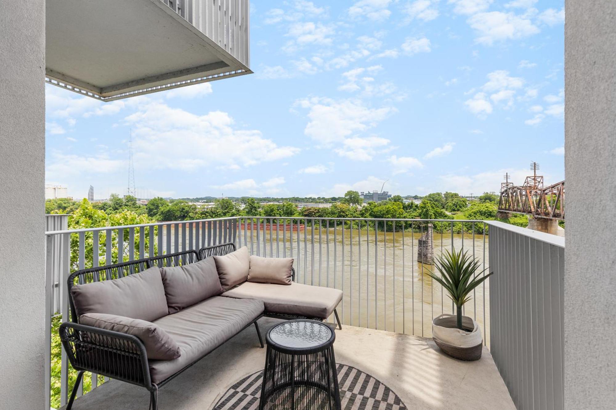 River View High-End Condo With Private Patio And Free Parking Nashville Exterior photo